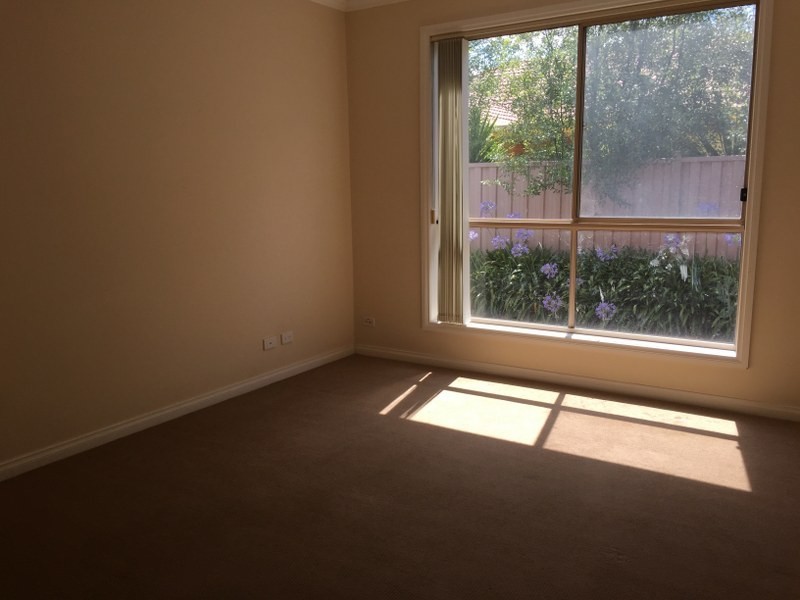 6 Berrima Close, Craigieburn VIC 3064