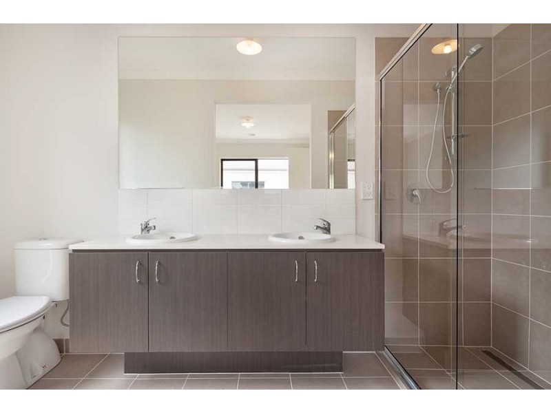64 Bluebell Drive, Craigieburn VIC 3064