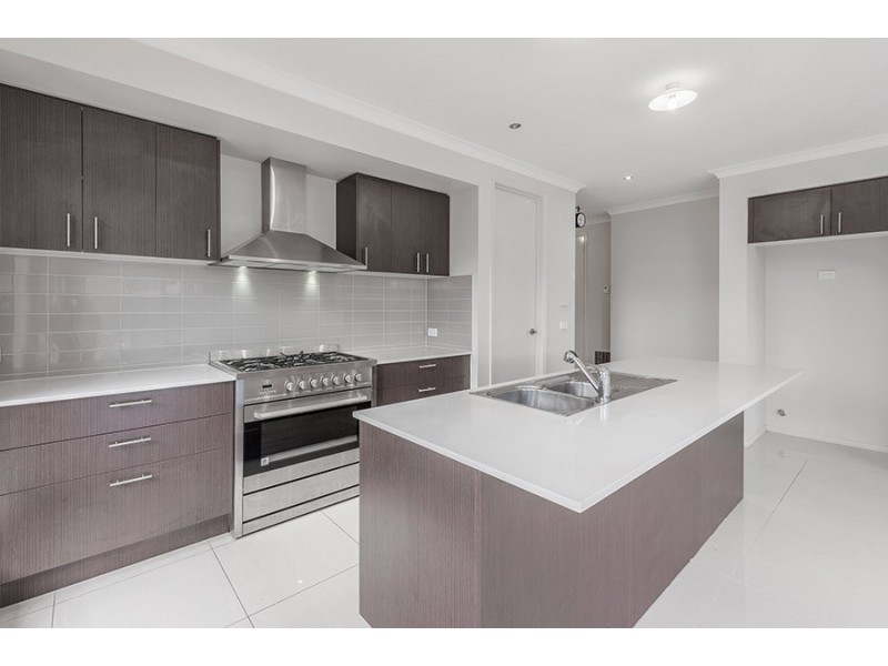 36 Valiant Crescent, Craigieburn VIC 3064