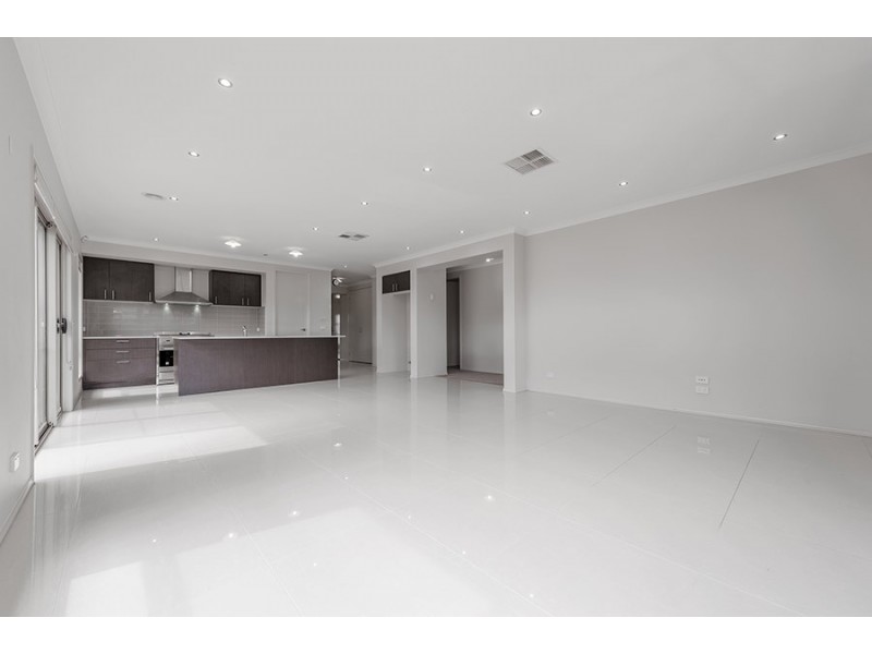 36 Valiant Crescent, Craigieburn VIC 3064