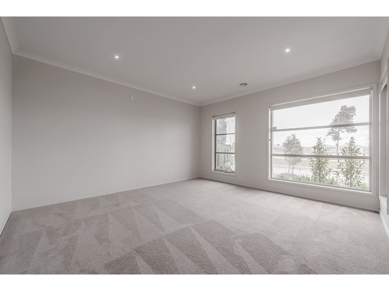 36 Valiant Crescent, Craigieburn VIC 3064