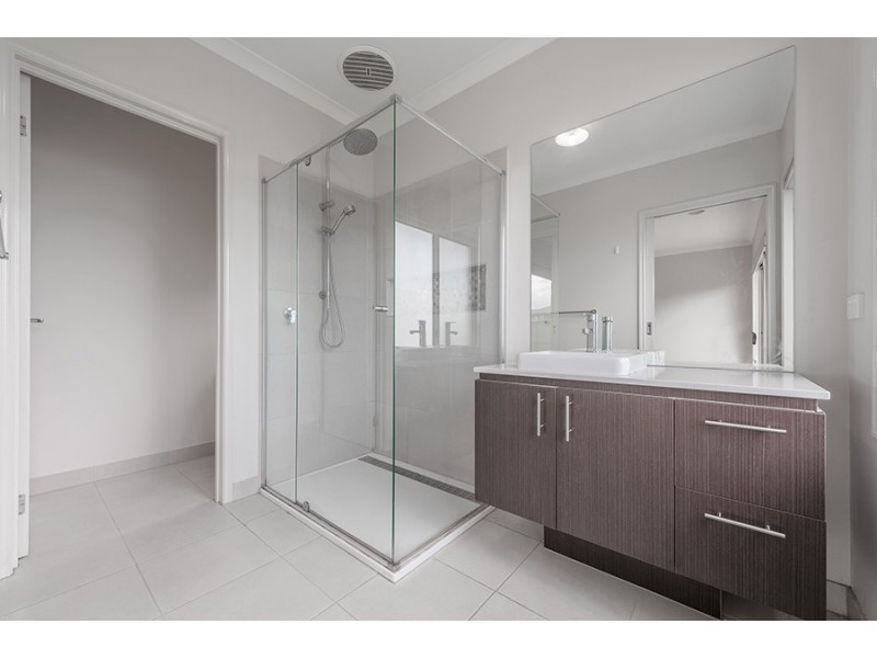 36 Valiant Crescent, Craigieburn VIC 3064