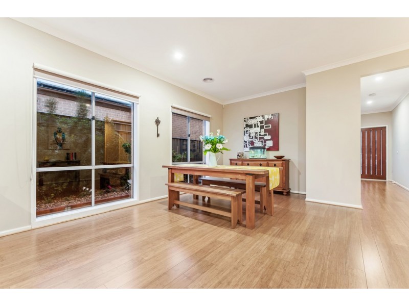 14 Clopton Rise, Craigieburn VIC 3064