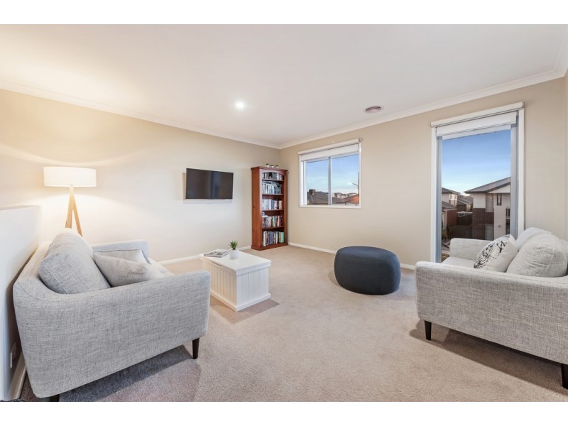 14 Clopton Rise, Craigieburn VIC 3064