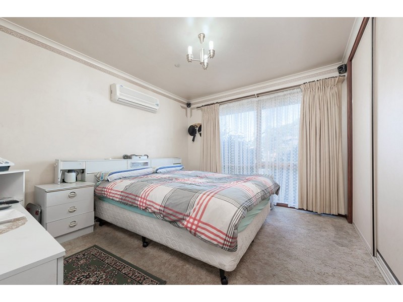 11 Silverton Court, Craigieburn VIC 3064