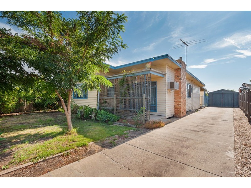 77 Millawa Avenue, St Albans VIC 3021