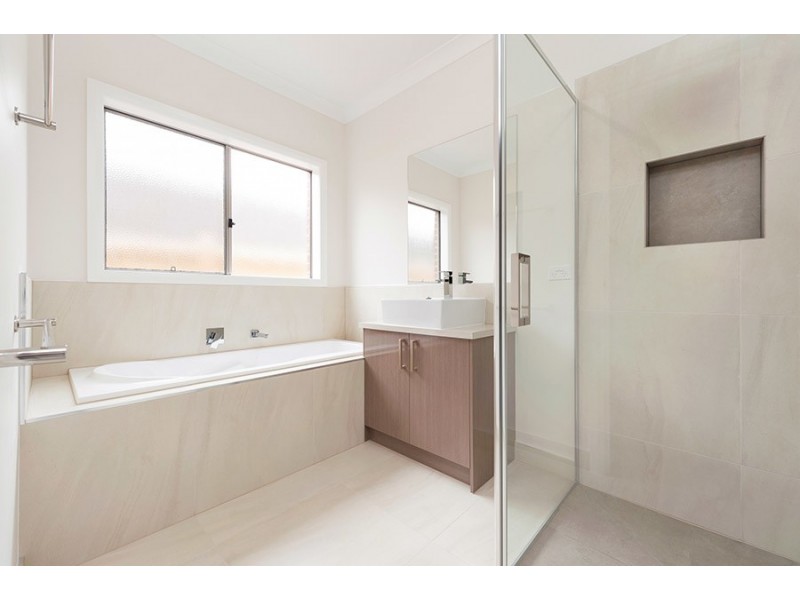 8 Willsmere Way, Mickleham VIC 3064