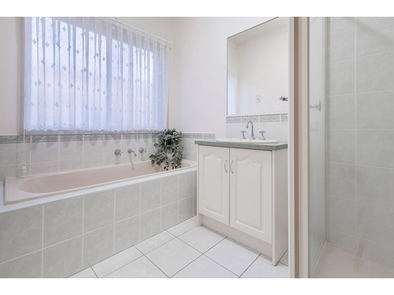 18 Grandview Boulevard, Craigieburn VIC 3064