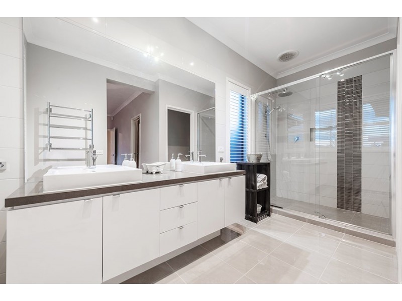 50 Baronial Way, Craigieburn VIC 3064