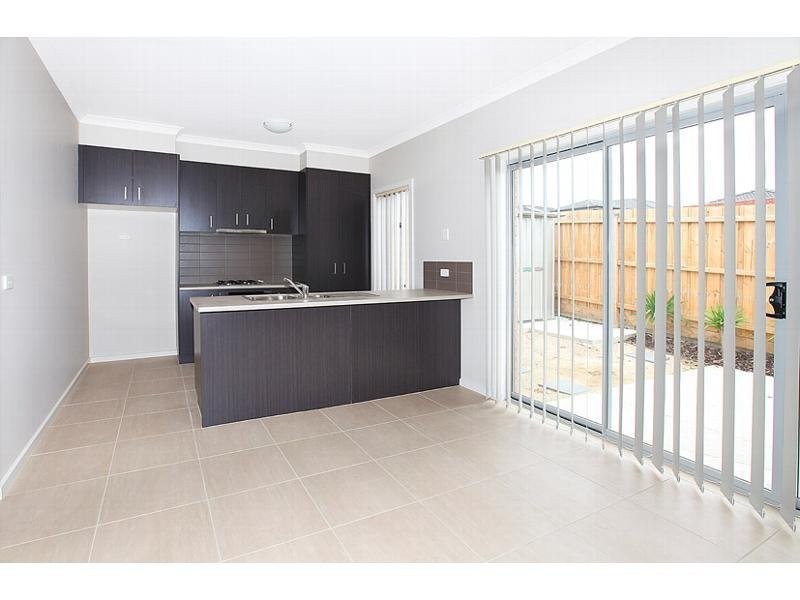 9 Leveque Loop, Craigieburn VIC 3064