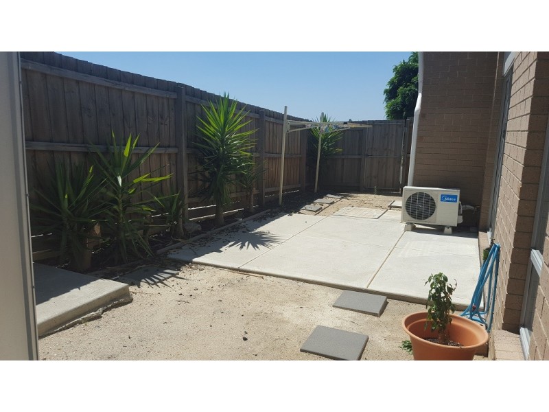 9 Leveque Loop, Craigieburn VIC 3064