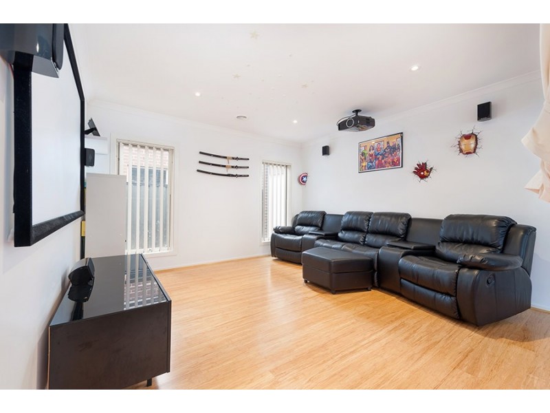 33 Woodford Street, Craigieburn VIC 3064