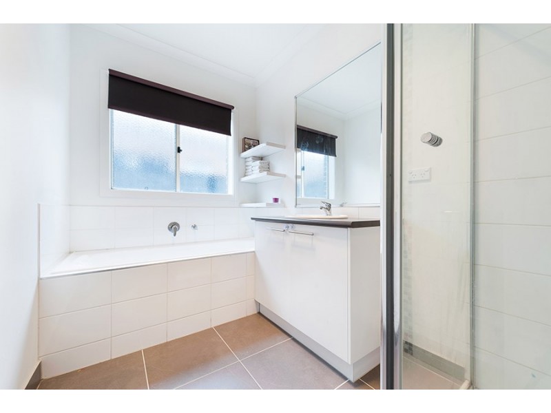 33 Woodford Street, Craigieburn VIC 3064