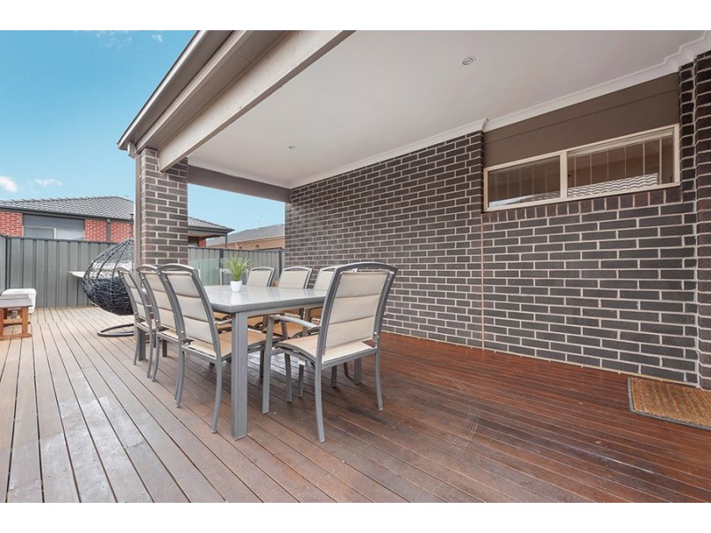 33 Woodford Street, Craigieburn VIC 3064