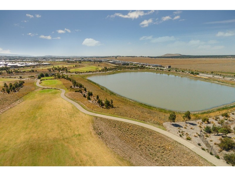 9 Waterfall Crescent, Beveridge VIC 3753