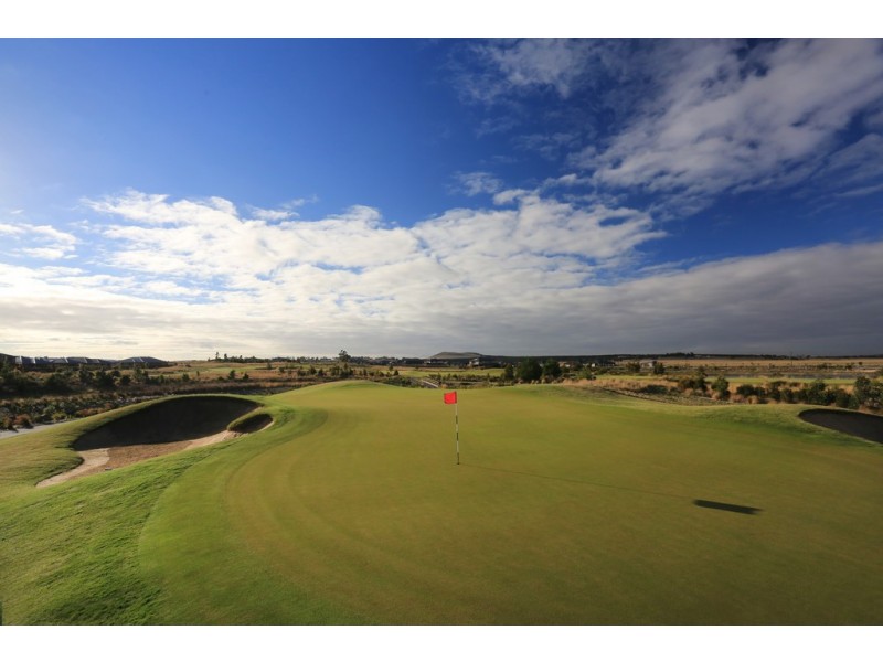 9 Waterfall Crescent, Beveridge VIC 3753