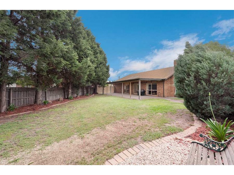 11 Cardiff Court, Craigieburn VIC 3064