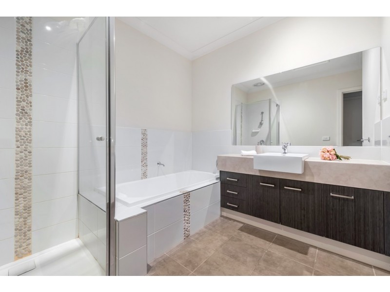 222 Windrock Avenue, Craigieburn VIC 3064
