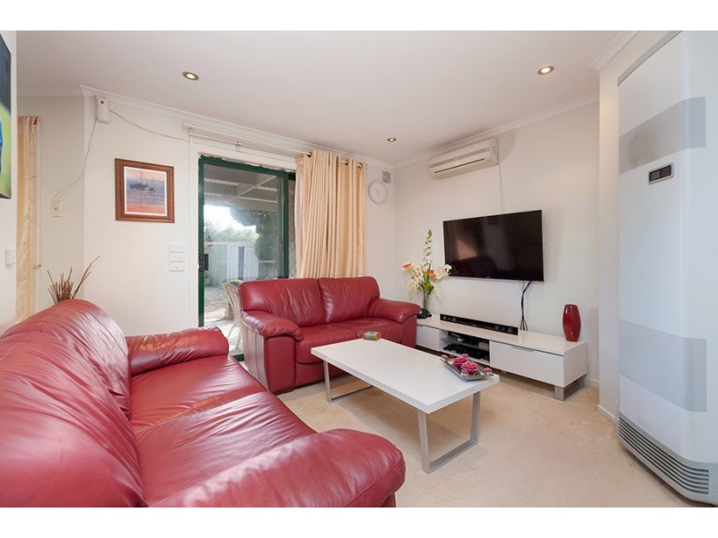 13 McLaurin Avenue, Roxburgh Park VIC 3064