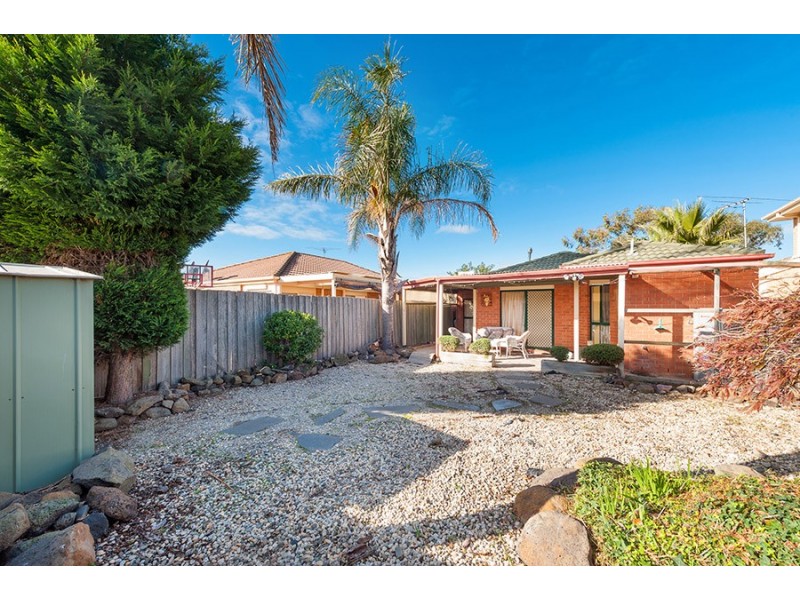 13 McLaurin Avenue, Roxburgh Park VIC 3064