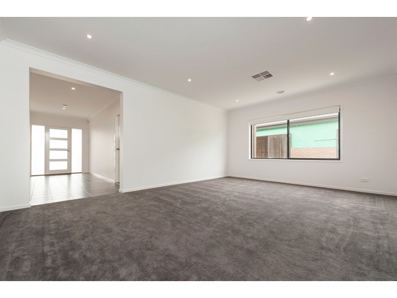 13 Lush Drive, Craigieburn VIC 3064