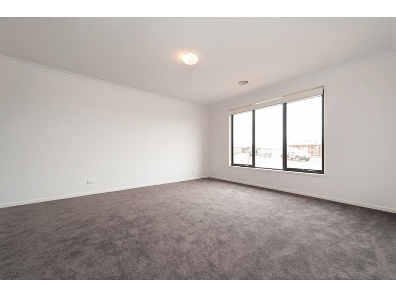 13 Lush Drive, Craigieburn VIC 3064