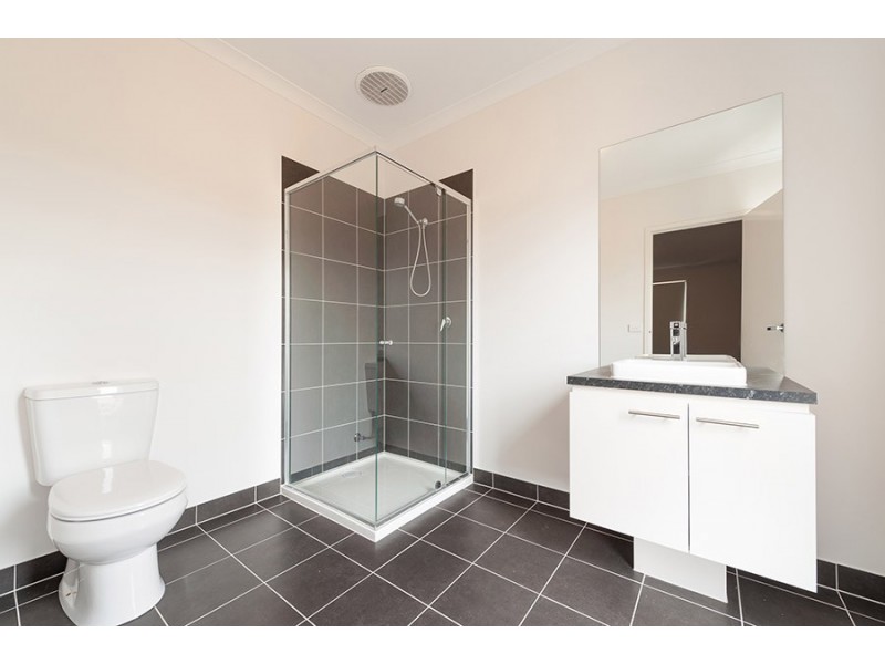 13 Lush Drive, Craigieburn VIC 3064