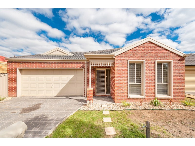 6 Berrima Close, Craigieburn VIC 3064