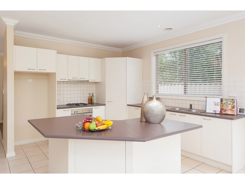 6 Berrima Close, Craigieburn VIC 3064