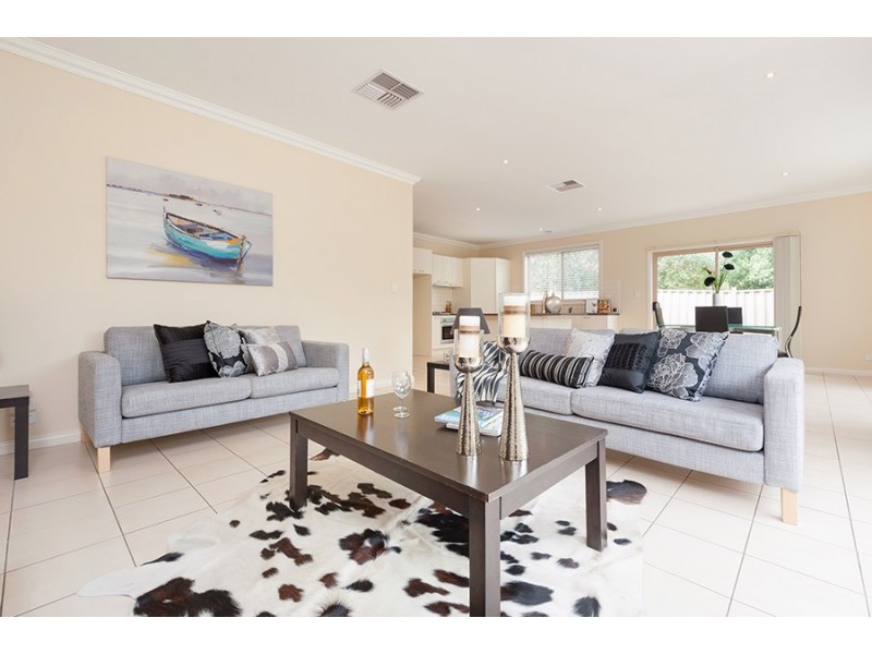 6 Berrima Close, Craigieburn VIC 3064