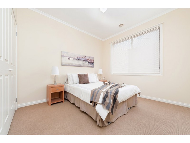6 Berrima Close, Craigieburn VIC 3064
