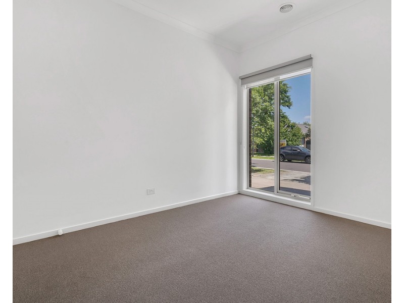 30 Ebony Circuit, Craigieburn VIC 3064