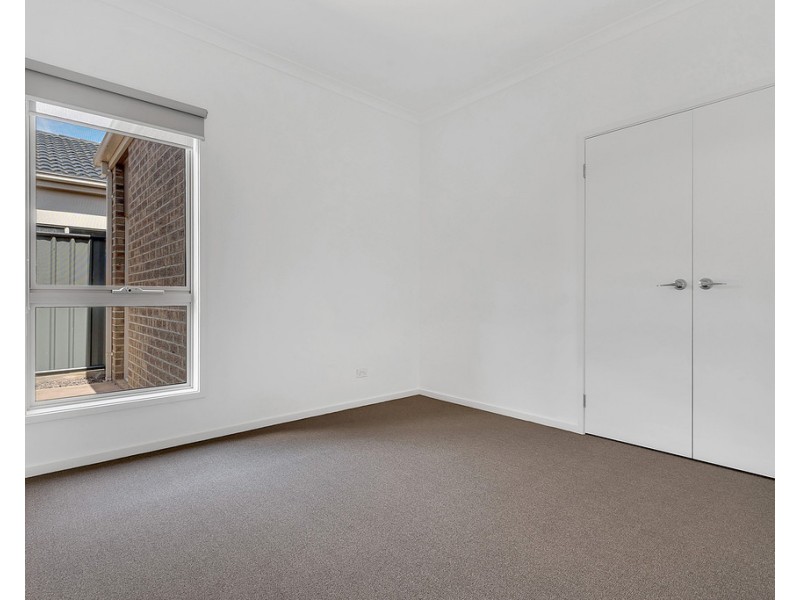 30 Ebony Circuit, Craigieburn VIC 3064