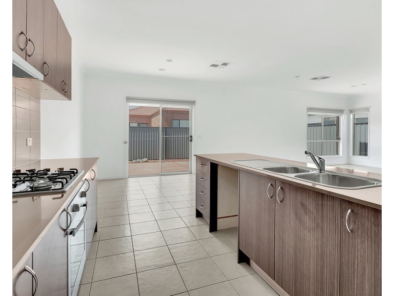 30 Ebony Circuit, Craigieburn VIC 3064