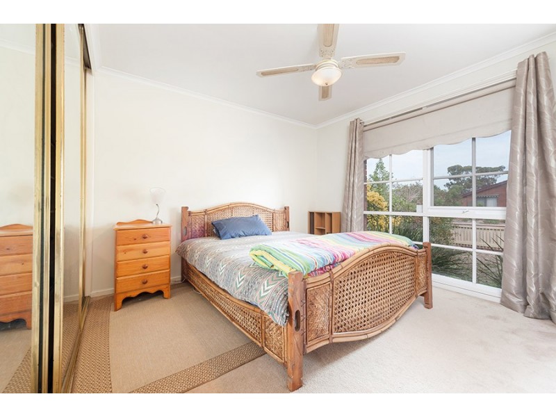 18 Milburn Place, Craigieburn VIC 3064