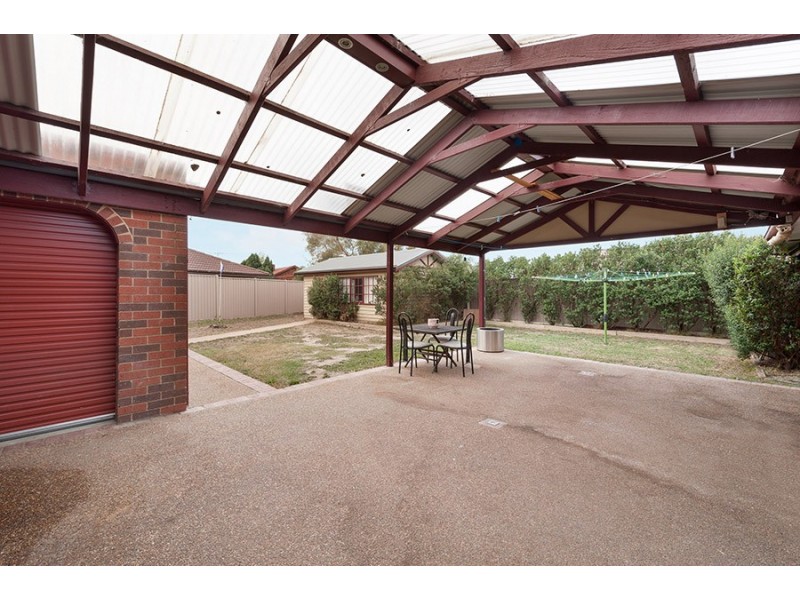 18 Milburn Place, Craigieburn VIC 3064