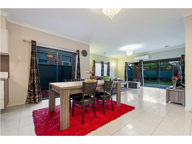 64 Hyde Park Avenue, Craigieburn VIC 3064