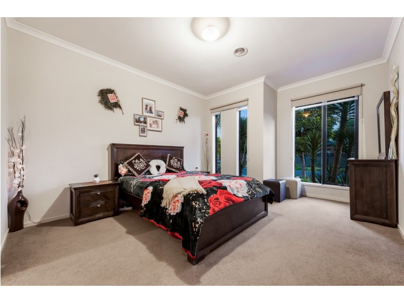 64 Hyde Park Avenue, Craigieburn VIC 3064