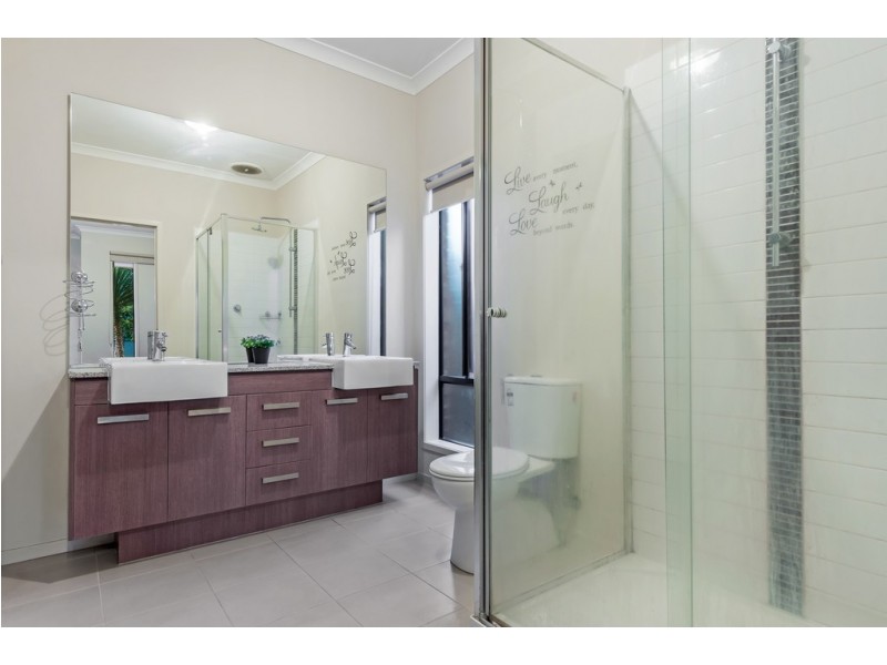 64 Hyde Park Avenue, Craigieburn VIC 3064