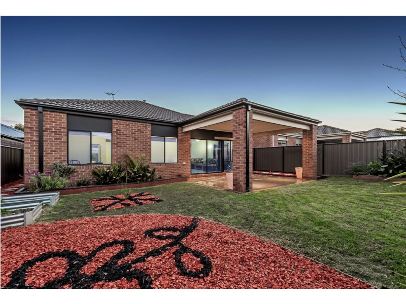 64 Hyde Park Avenue, Craigieburn VIC 3064