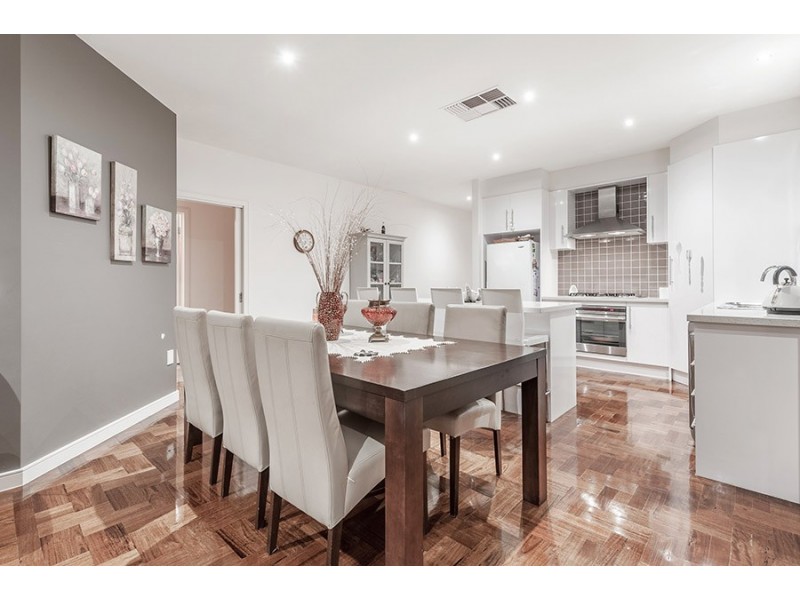 27 Statesman Avenue, Roxburgh Park VIC 3064