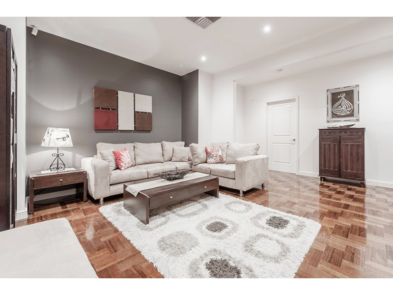 27 Statesman Avenue, Roxburgh Park VIC 3064