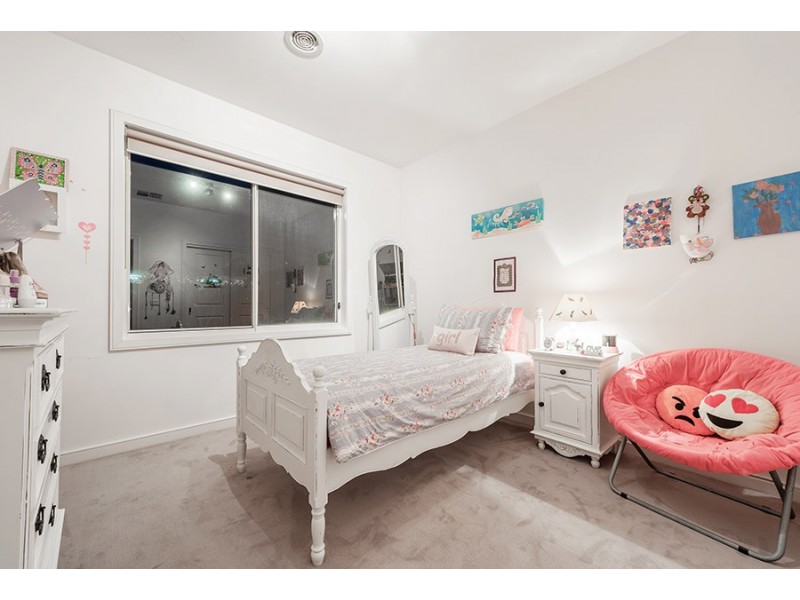 27 Statesman Avenue, Roxburgh Park VIC 3064