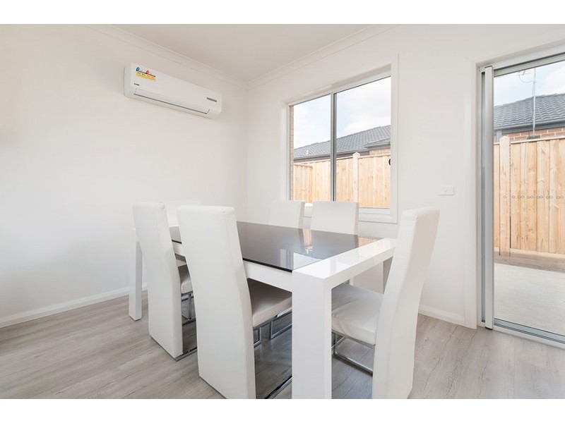 30 Hollington Drive, Mickleham VIC 3064