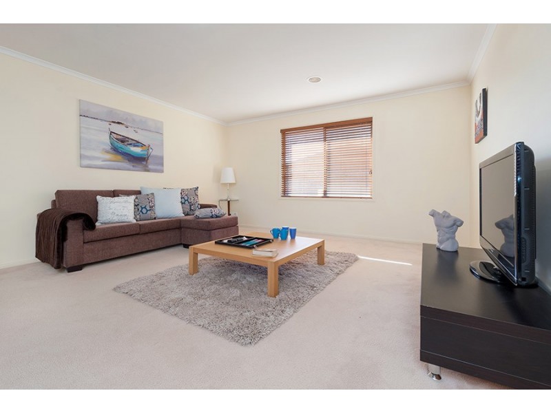 76 Sandover Drive, Roxburgh Park VIC 3064