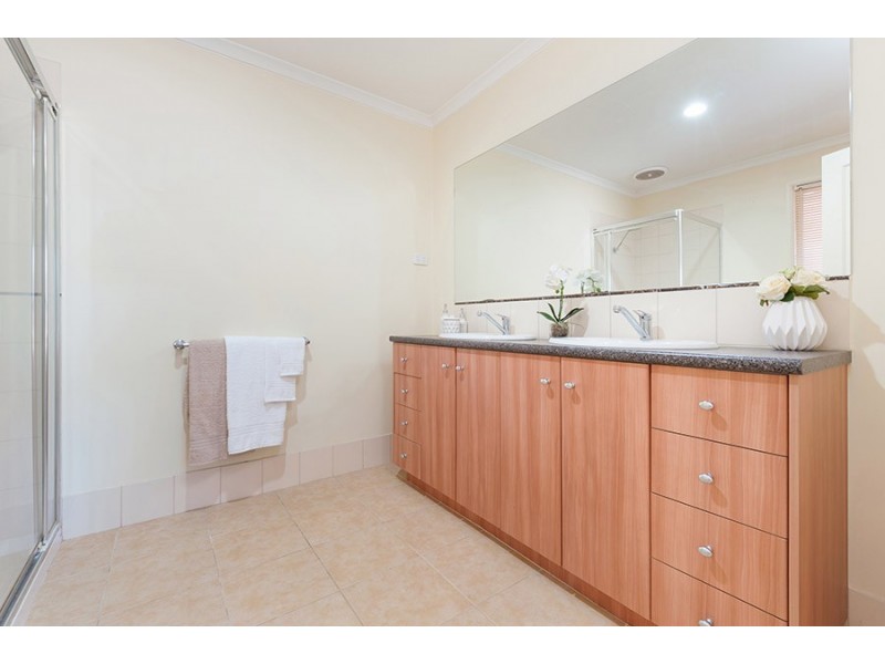 76 Sandover Drive, Roxburgh Park VIC 3064