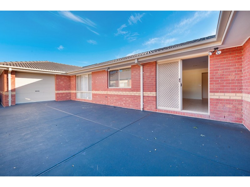 76 Sandover Drive, Roxburgh Park VIC 3064
