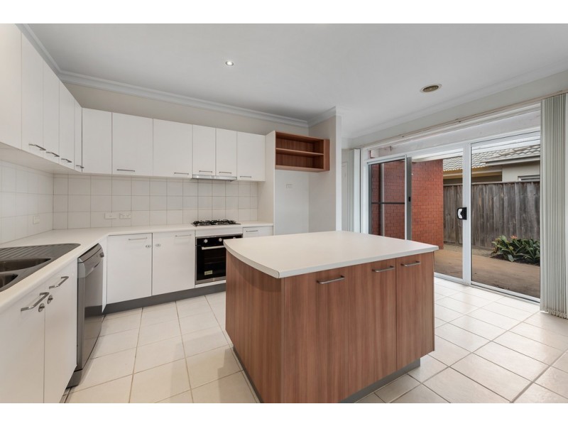 7 Crestview Close, Roxburgh Park VIC 3064