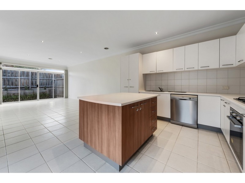 7 Crestview Close, Roxburgh Park VIC 3064