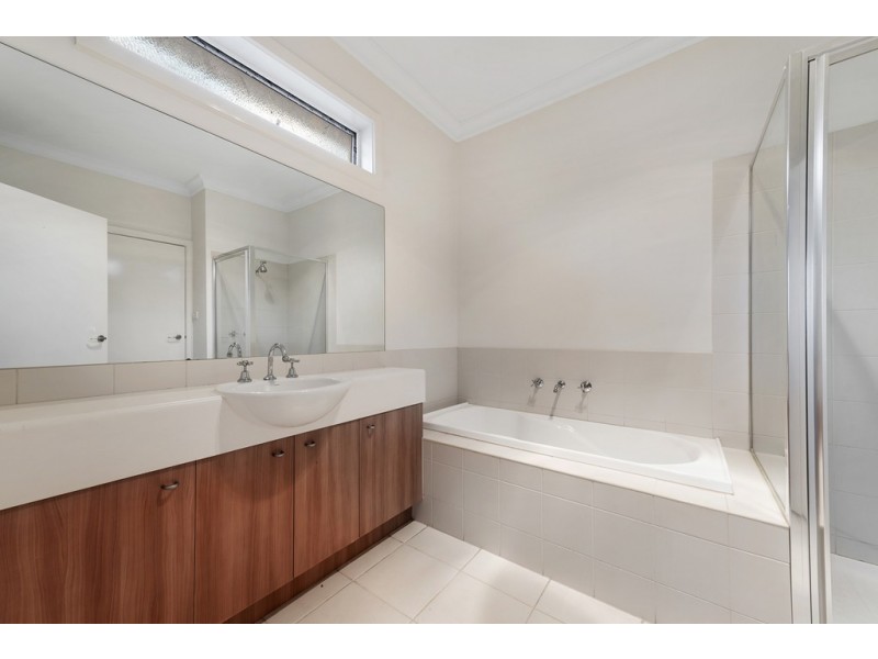 7 Crestview Close, Roxburgh Park VIC 3064